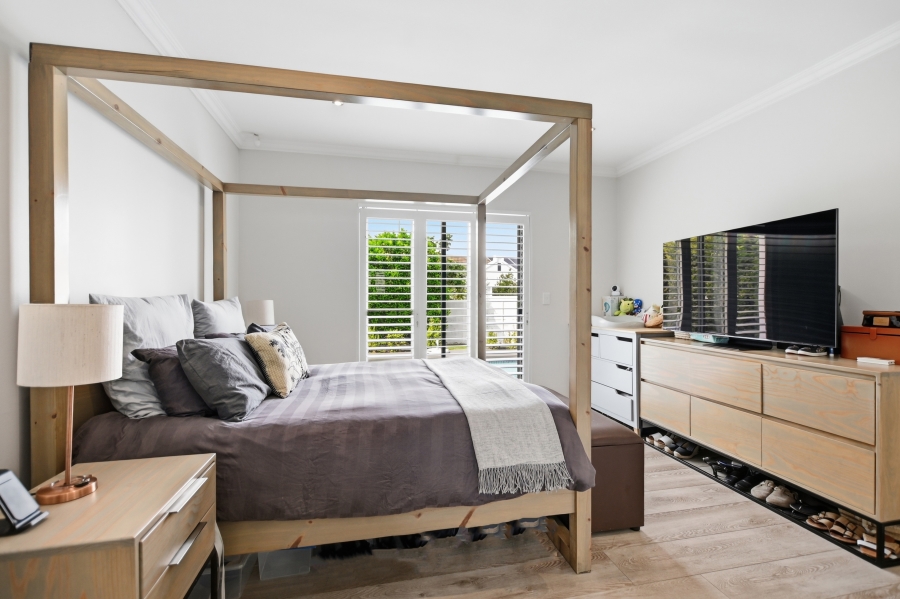4 Bedroom Property for Sale in Sunningdale Western Cape